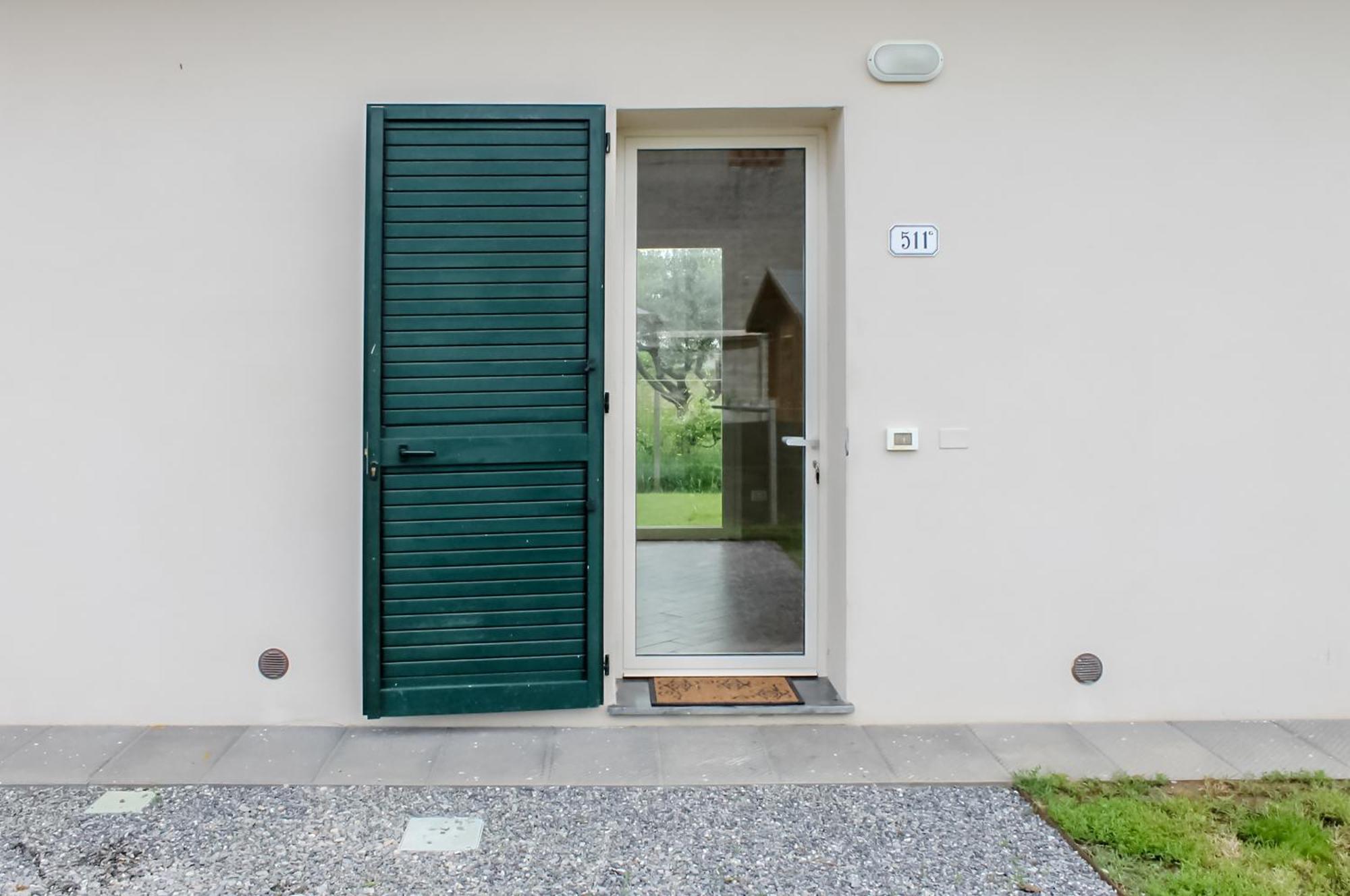 Modern Home With Private Parking Near The Station! Lucques Extérieur photo